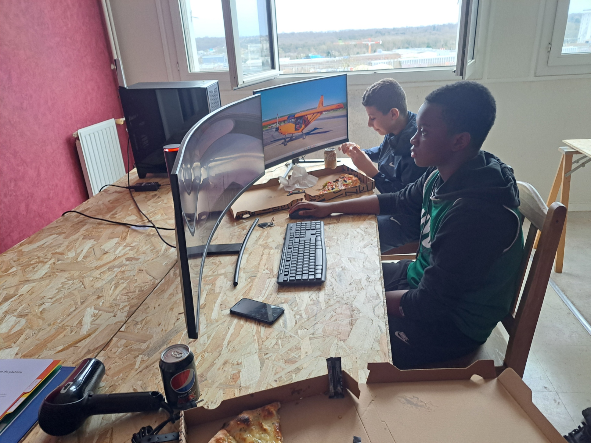 Jeunes sur le simulateur X-Plane CIAJ